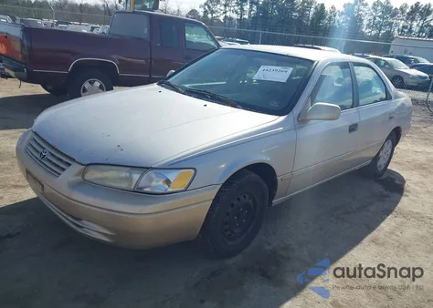 1999 Toyota Camry Le from USA, damaged, VIN 4T1BG22K4XU531666